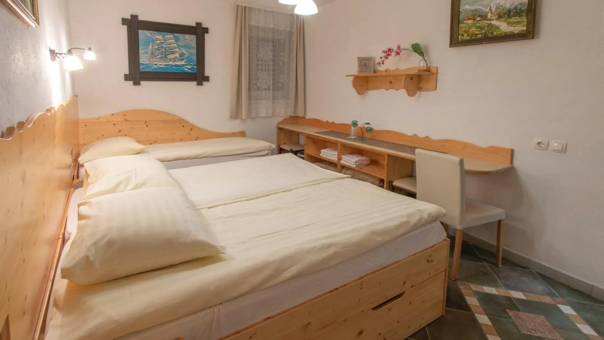 Mama'S House Hostel Cerklje na Gorenjskem Slovenia